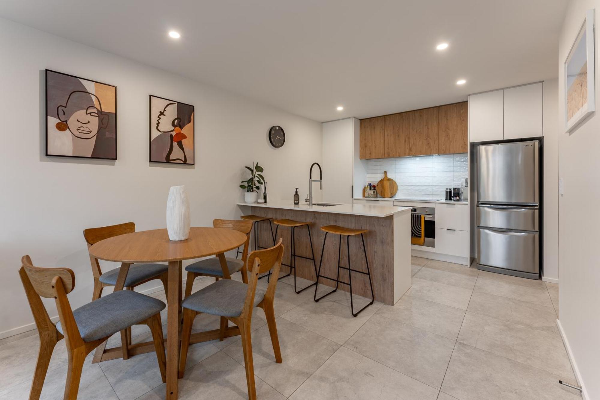 Urban Nest - Entire Townhouse And Free Parking Villa Christchurch Exterior photo